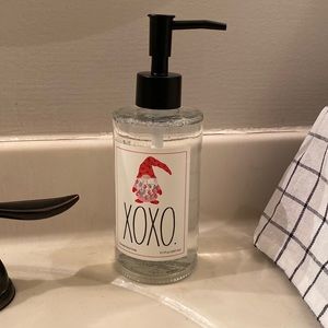 Rae Dunn XOXO Gnome Soap